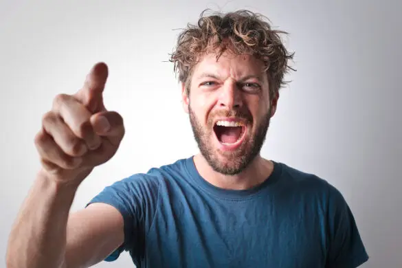 Κατανοώντας τον Μηχανισμό Άμυνας της προβολής, στις Σχέσεις